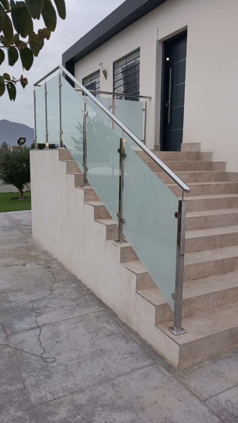 Barandilla con pasamanos