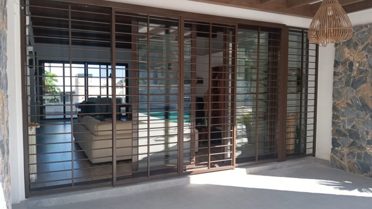 Puerta Reja de Hierro